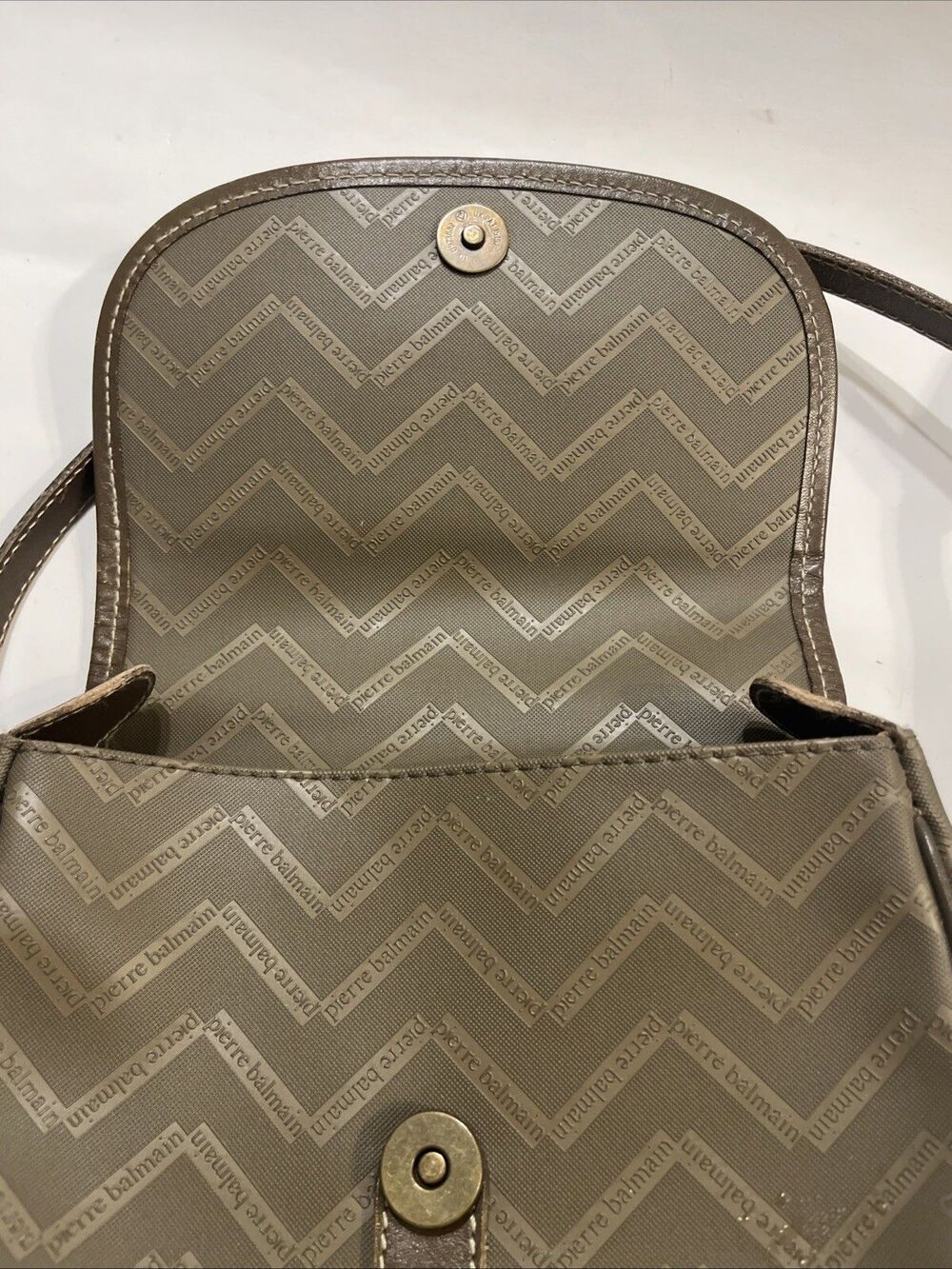 VGUC Vtg PIERRE BALMAIN Brown Monogram Zig Zag Crossbody Saddle Purse - Picture 11 of 14
